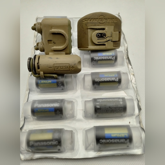 USGI Surefire helmet light gen 1 w/ 13 batteries Army ACH - Picture 2 of 4